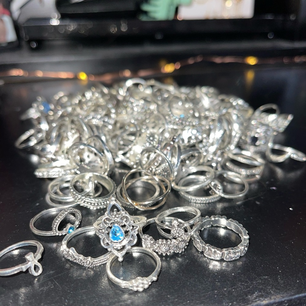 20 Silver Rings - Picture 2 of 3